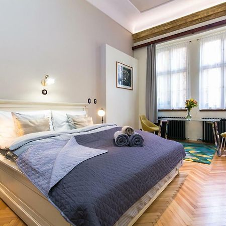 Apartment Nebovidy I - Historic Centre - Terrace - Air Conditioning Прага Екстериор снимка