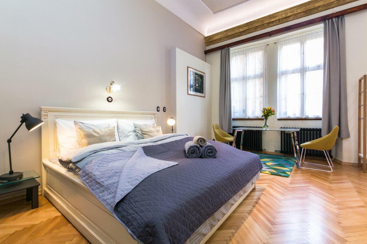 Apartment Nebovidy I - Historic Centre - Terrace - Air Conditioning Прага Екстериор снимка