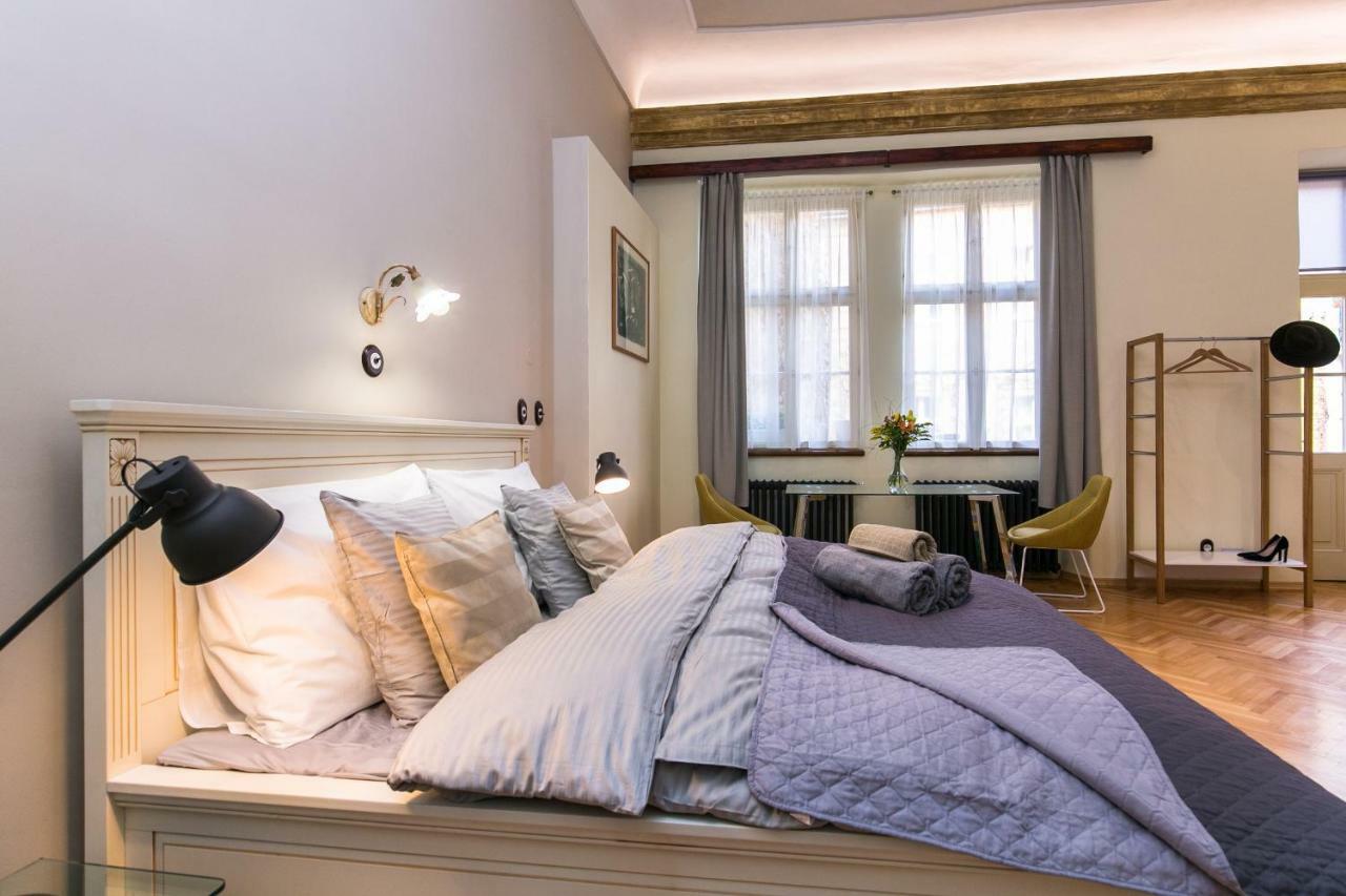 Apartment Nebovidy I - Historic Centre - Terrace - Air Conditioning Прага Екстериор снимка
