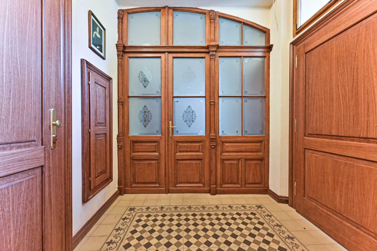 Apartment Nebovidy I - Historic Centre - Terrace - Air Conditioning Прага Екстериор снимка